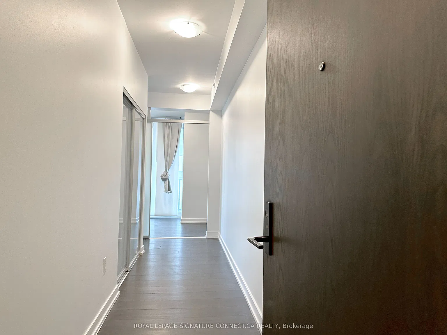 426 University Ave — Photo 2