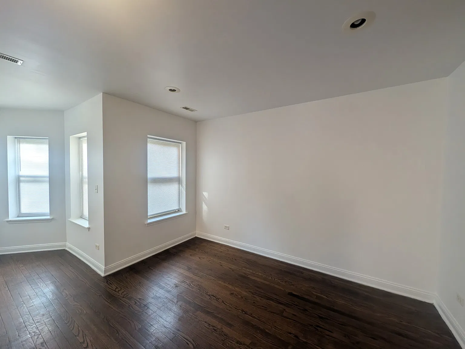 4 bed, $2,450 — Photo 3