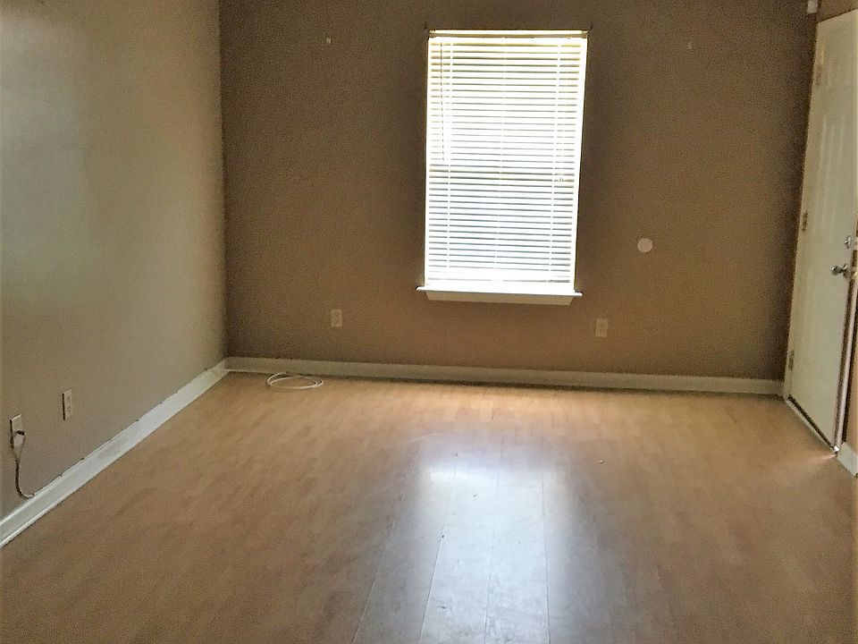 1st image of 117 Augusta Ct APT A