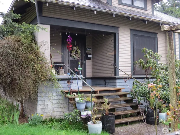 1142 Larch Street, Raymond, WA 98577