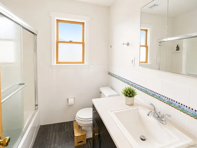 649 W Park Ave — Photo 10