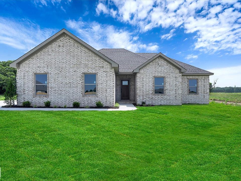 1st image of 103 Arrow Dr