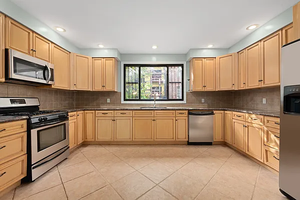 Rented by Corcoran | media 3