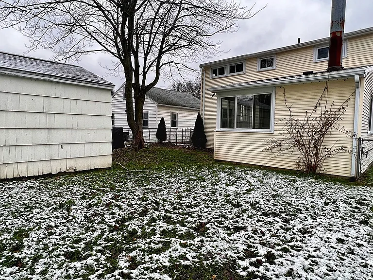331 Leonard Rd — Photo 23