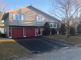 41 Robinson Gdns, Lewiston, ME 04240