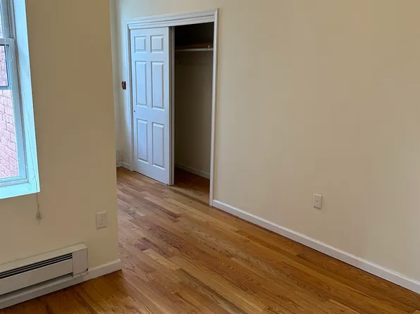 942 Willow Avenue image 11 of 14