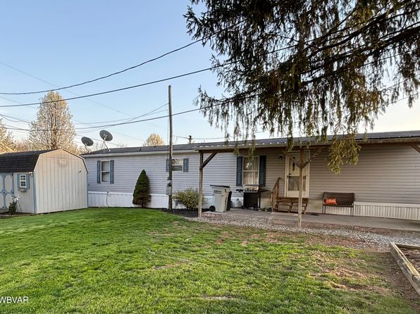 38 Locust St, Mill Hall, PA 17751