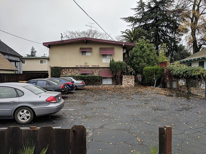 1st image of 930 N Van Buren St APT 5