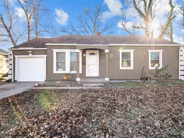 2139 E Mesita Dr, Wichita, KS 67211