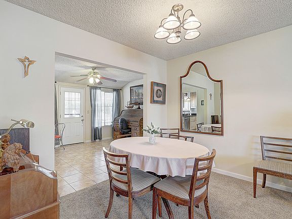 3rd image of 10209 W Cameo Dr