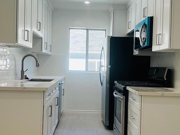 looking into the kitchenfrom dining area