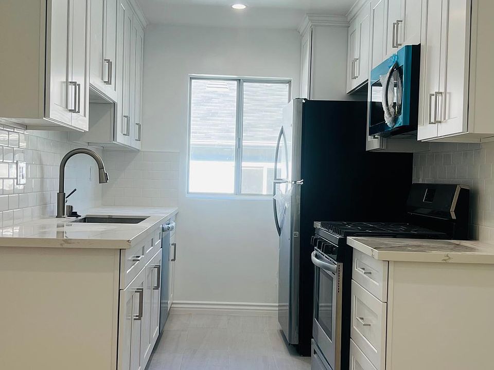 looking into the kitchenfrom dining area
