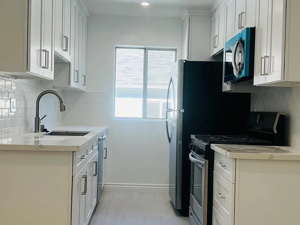 looking into the kitchenfrom dining area