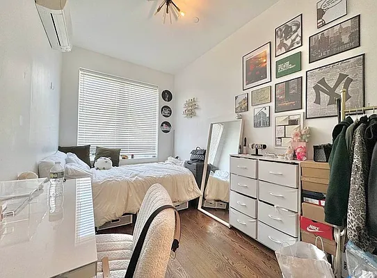 Bedroom, photo 2