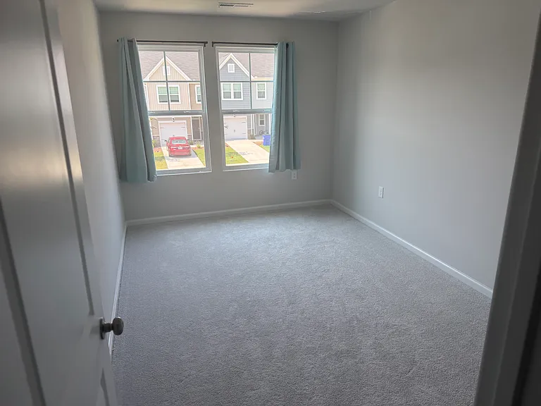 275 Peebles Dr — Photo 6