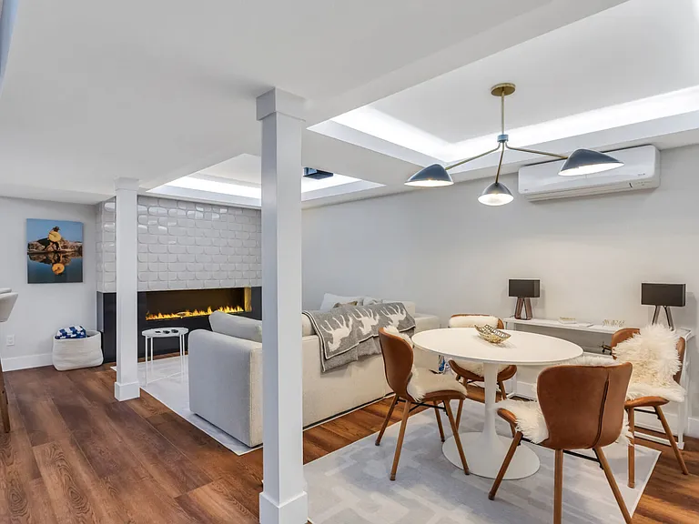 39 Montauk Ave — Photo 16