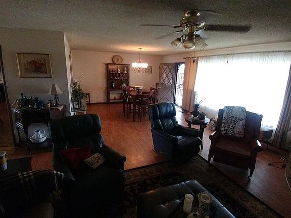 4th image of 11369 S Amber Ave