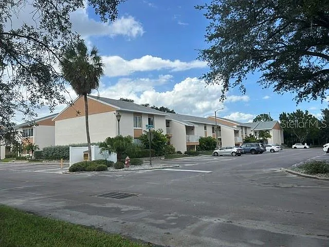 2 bed, 2.0 bath, 1090 sqft, $1,800 — Photo 4