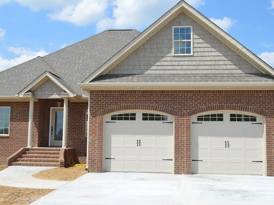 1st image of 815 Sardis Dr