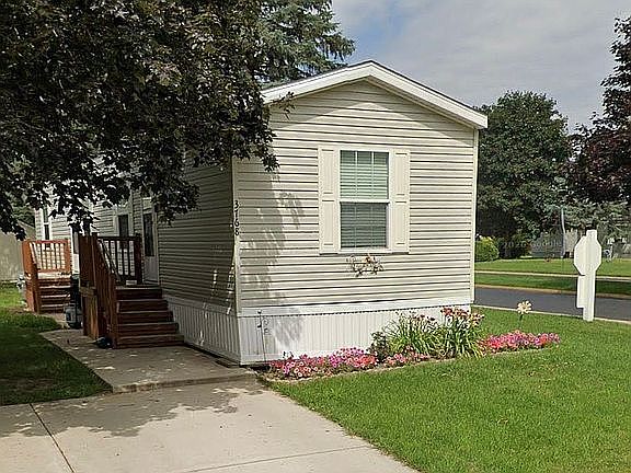 1st image of 3768 Juniper St #173