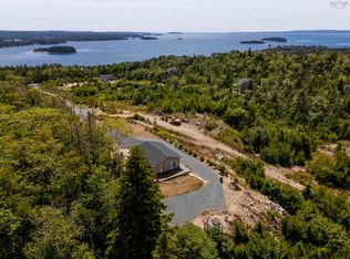 166 Hillside Dr, Halifax, NS B3Z 1W8