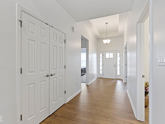 3rd image of 1271 Clairet Dr