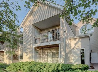 764 N Gary Ave Unit 110, Carol Stream, IL 60188