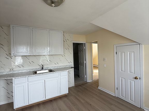 2nd image of 53 Johnson St Floor 3