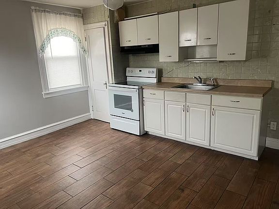 4th image of 3359 Englewood St Floor 2