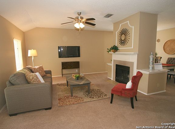 3rd image of 318 Burkwood Ln