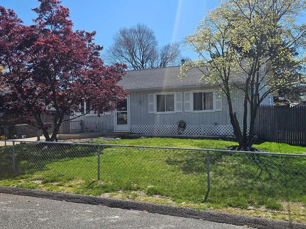39 Girard Ave, Sicklerville, NJ 08081