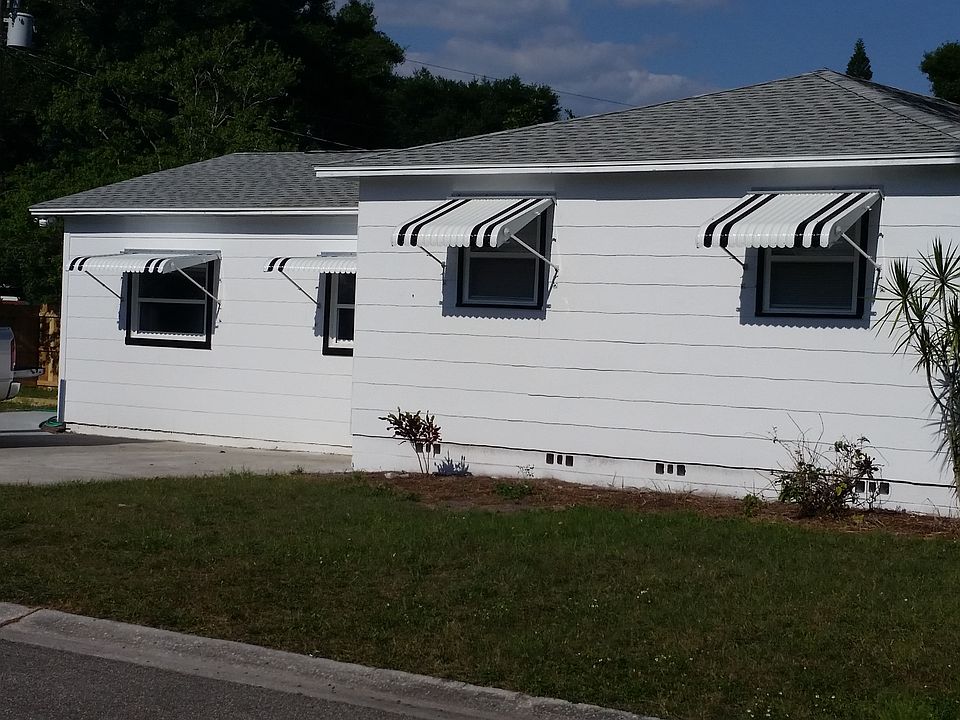 Driveway side
