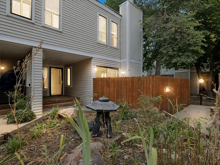 1050 S Monaco Pkwy #84 — Photo 23
