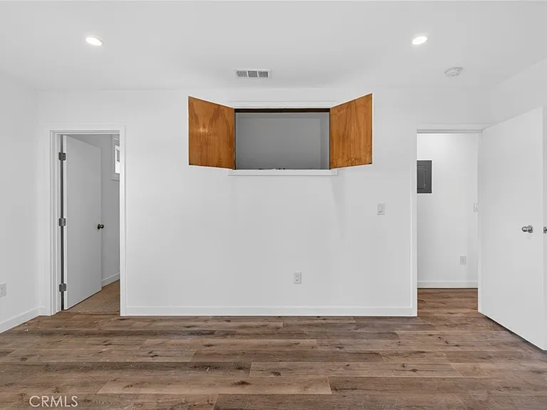 901 Micheltorena St — Photo 22