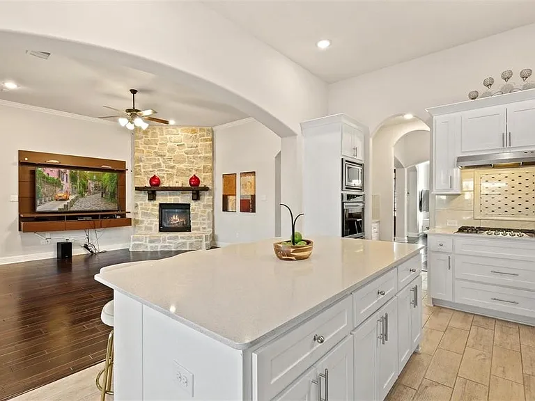 1313 Baynes Dr — Photo 7