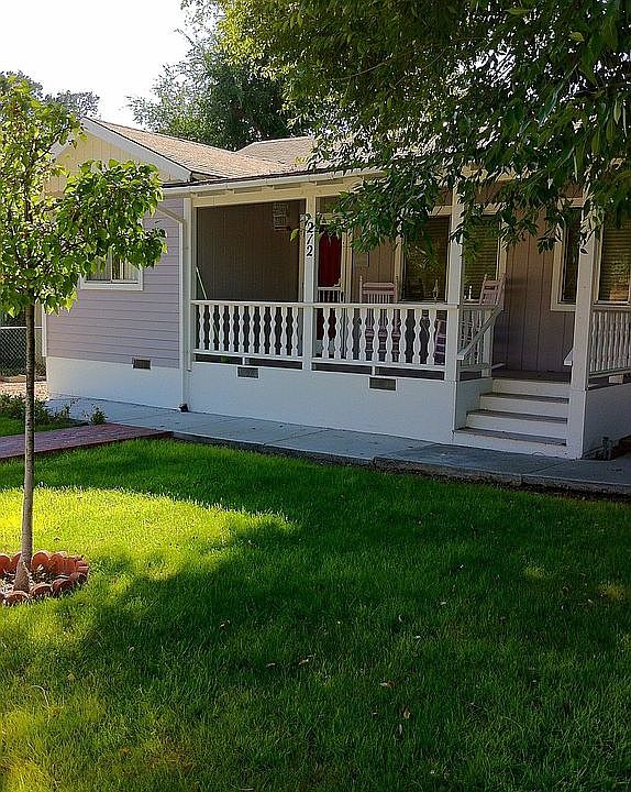 2nd image of 212 12th St