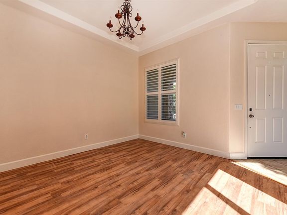5th image of 1811 Charm Way