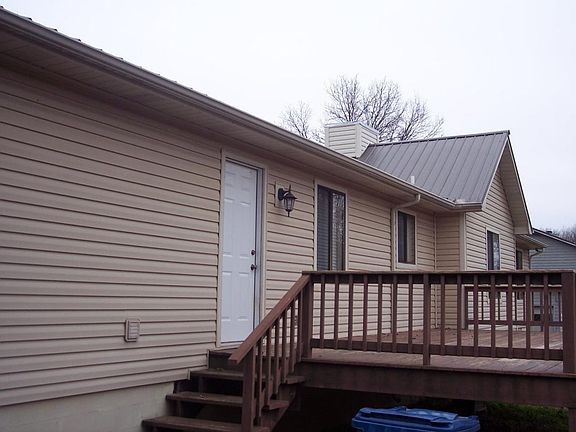 3rd image of 1307 Louise Dr SE