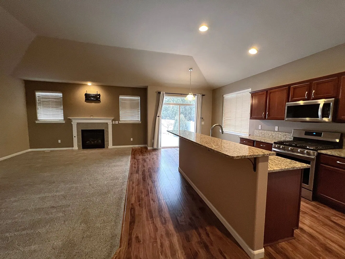 *360 Tour Available* Come Live On The Golf Course In Horn Rapids! — Photo 4