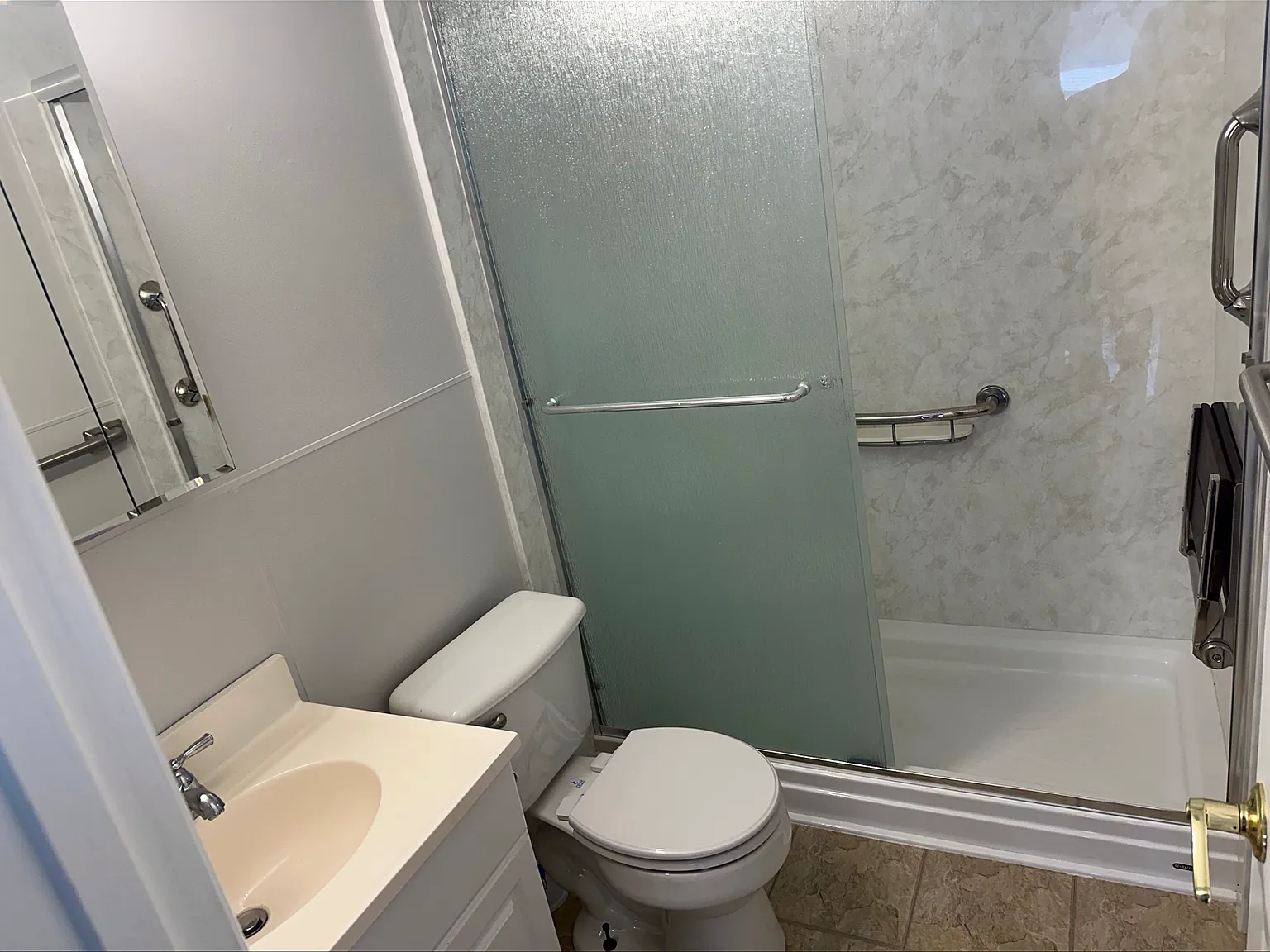 3 bed, 2.5 bath, 1107 sqft, $2,400 — Photo 3