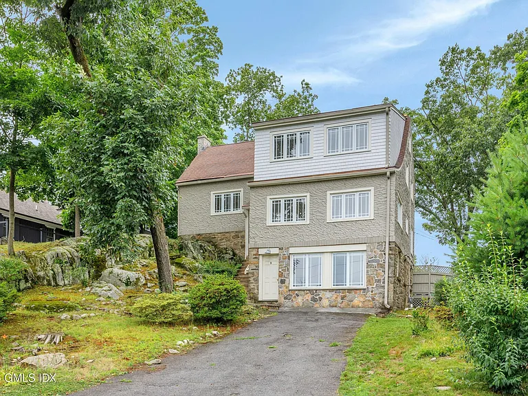 1 Hendrie Dr — Photo 3
