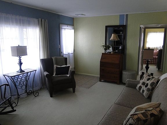5th image of 66 Lincoln Ave