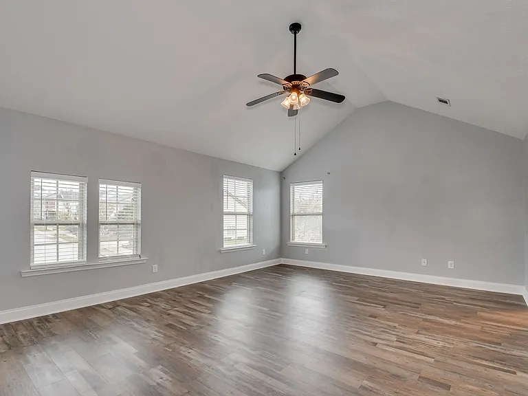 805 Erika Ln — Photo 13
