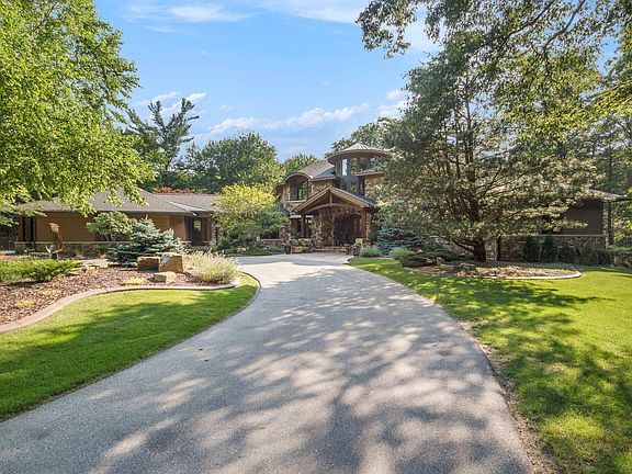 3rd image of 4025 Forest Acres