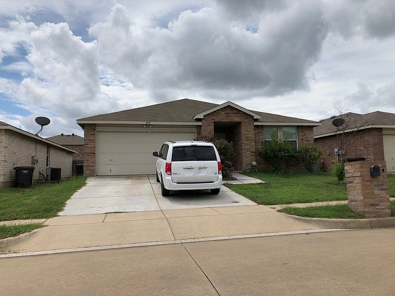 1st image of 4025 Foxhound Ln