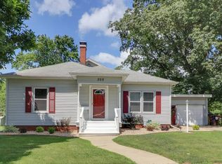 305 S Lynn St, Le Roy, IL
