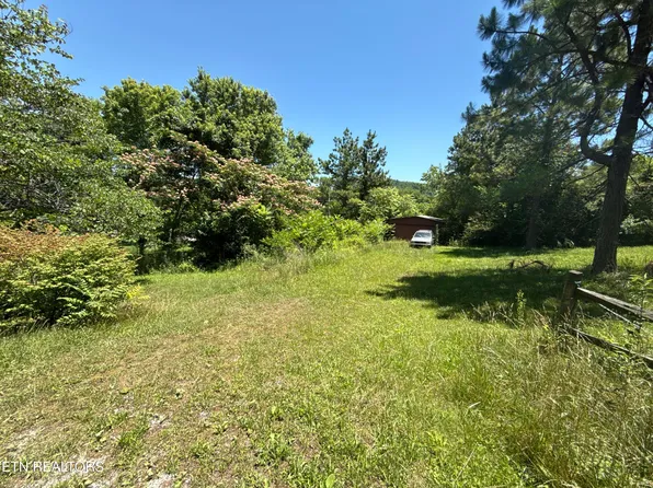 1235 Sharp Ln, Caryville, TN 37714