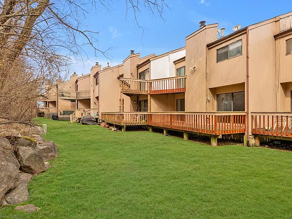 3rd image of 8 John Bean Ct #8