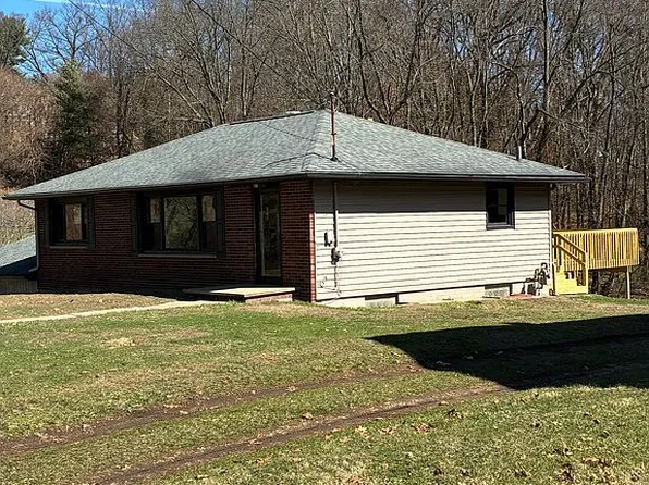 4385 Rex Lake Dr, Akron, OH 44319