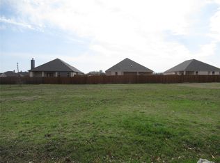 214 E Caddo St, Nevada, TX 75173